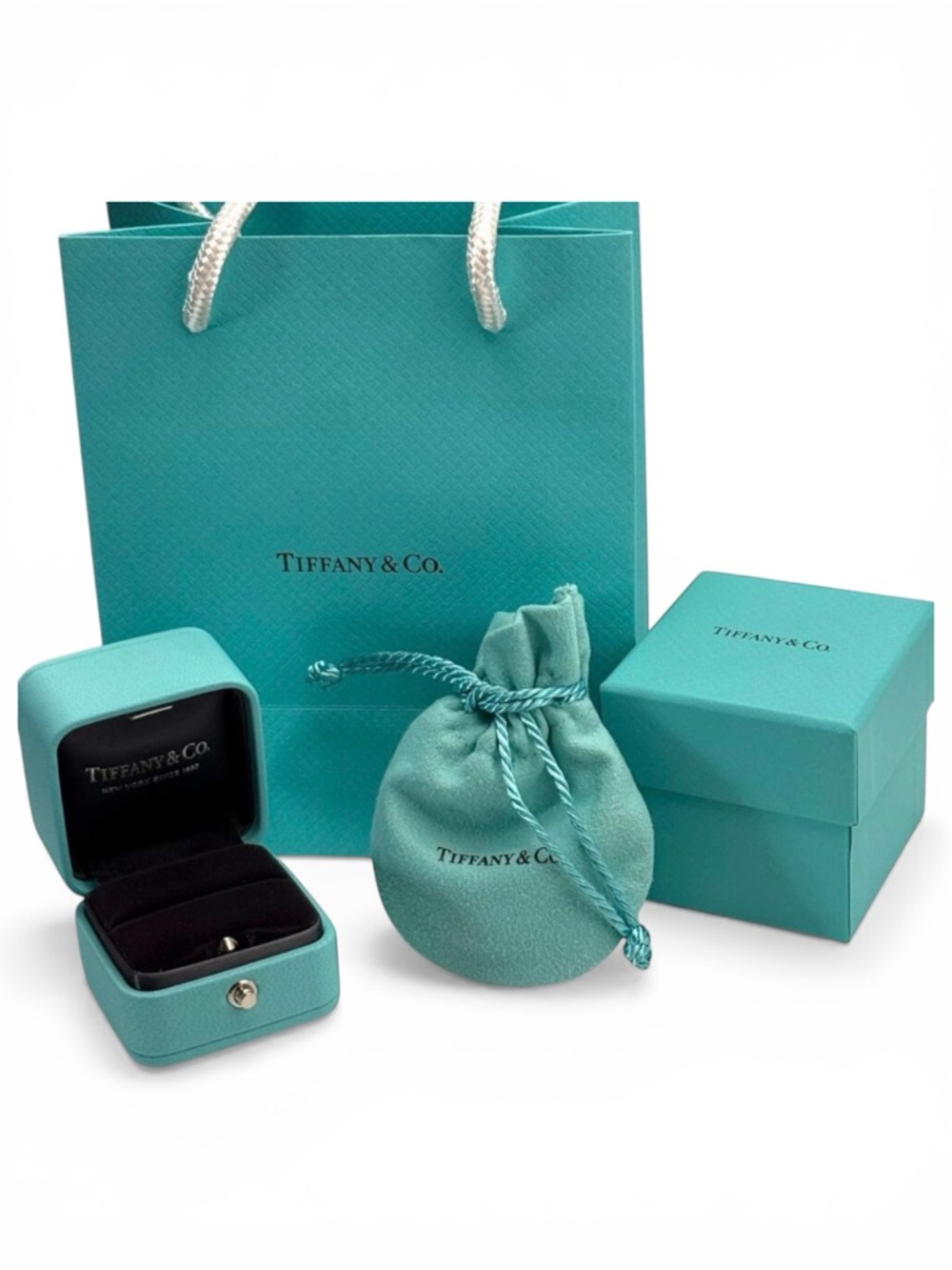 Tiffany & Co. Blue Leather Empty Ring Box Gift Suede Drawstring Bag